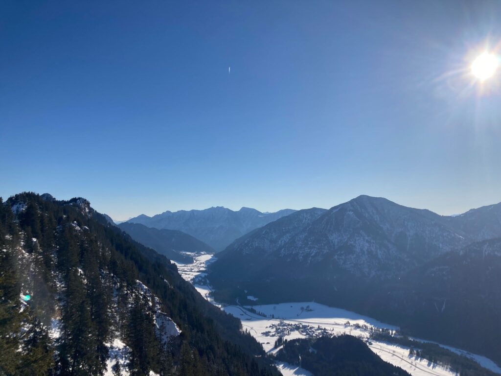 Winterlicher Ausblick ins Tal_Unterammergau